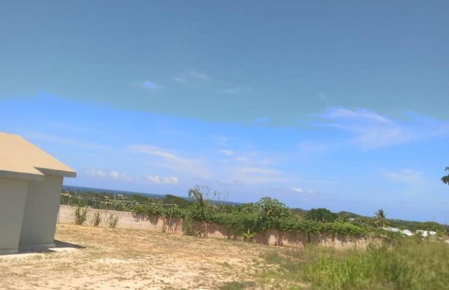 Beach-view 2 Bed Apartment Sleeps 4 - Free Parking - Foto 9