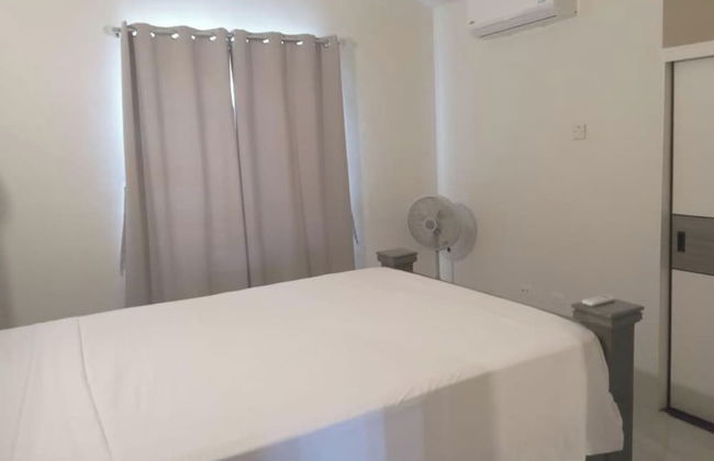 Beach-view 2 Bed Apartment Sleeps 4 - Free Parking - Foto 4