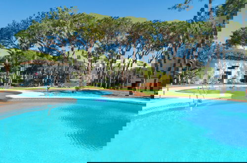 Foto 7 - 1 Line Beachfront Apartment With Stunning sea View