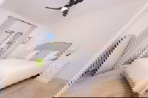 Foto 2 - 3 Bedroom, 3 Bathroom Beachside Apartment