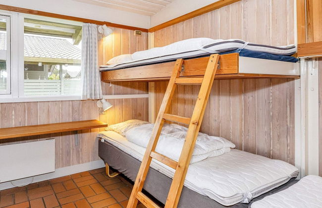 6 Person Holiday Home on a Holiday Park in Hanstholm - Foto 2