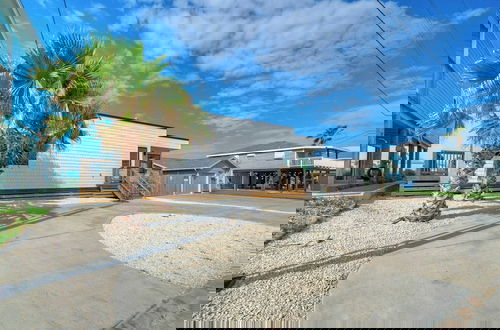 Foto 7 - Modern Design, 3 Mins to the Beach Boat Parking The Beach Box by Avantstay