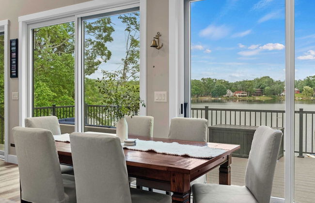 Lakeside Serenity by Avantstay Lakefront, Newly Built, Deck w/ Views! - Photo 20