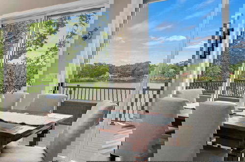 Foto 20 - Lakeside Serenity by Avantstay Lakefront, Newly Built, Deck w/ Views!
