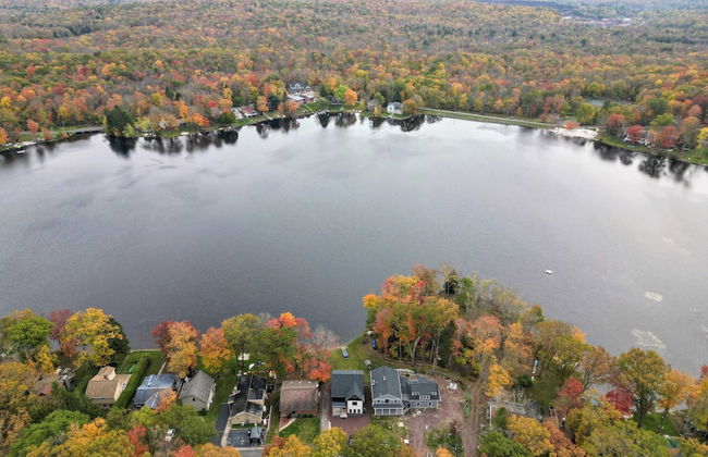 Lakeside Serenity by Avantstay Lakefront, Newly Built, Deck w/ Views! - Photo 43