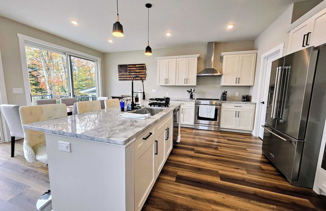 Lakeside Serenity by Avantstay Lakefront, Newly Built, Deck w/ Views! - Photo 7