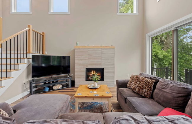 Lakeside Serenity by Avantstay Lakefront, Newly Built, Deck w/ Views! - Photo 9