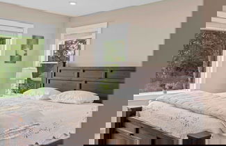 Foto 1 - Lakeside Serenity by Avantstay Lakefront, Newly Built, Deck w/ Views!