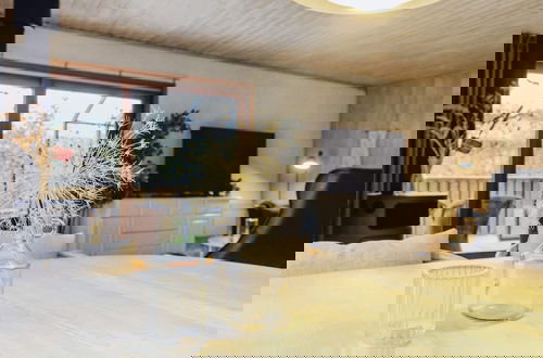 Foto 10 - 5 Person Holiday Home in Gedser