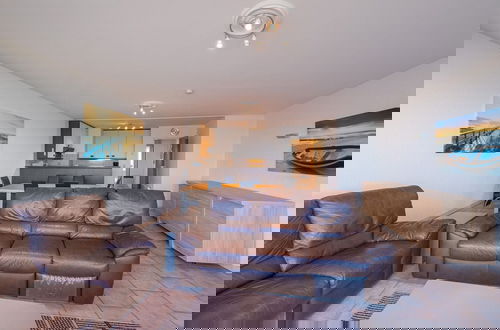 Foto 9 - Bright Apartment Near the Center