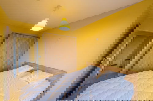 Foto 3 - Bright Apartment Near the Center
