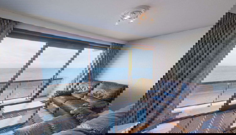 Foto 1 - Bright Apartment Near the Center