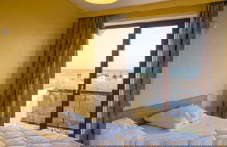 Foto 2 - Bright Apartment Near the Center