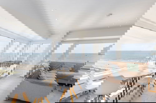 Foto 11 - Apartment With Frontal sea View