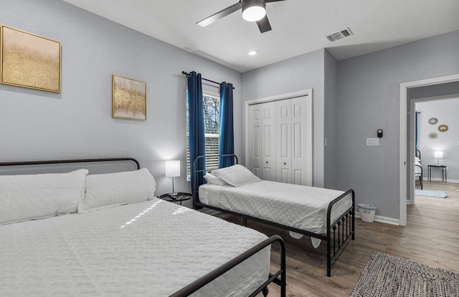 Retreat to a Brand-new Downtown Home 4br/3ba! - Foto 5