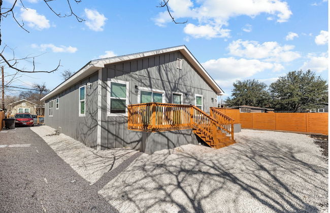 Retreat to a Brand-new Downtown Home 4br/3ba! - Foto 24