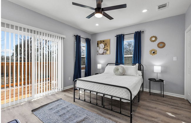Retreat to a Brand-new Downtown Home 4br/3ba! - Foto 6