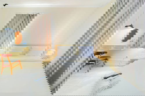 Foto 1 - Restful And Cozy Studio Grand Palace Kemayoran Apartment