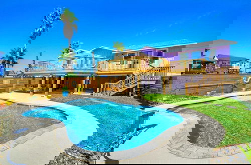 Photo 12 - Barefoot & Salty by Avantstay Private Pool