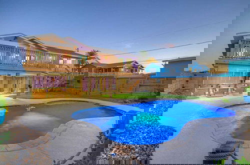 Photo 54 - Barefoot & Salty by Avantstay Private Pool