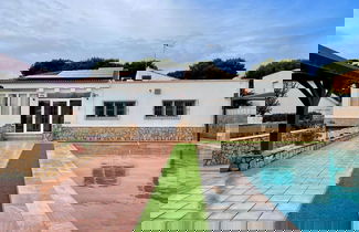 Foto 1 - Villa in Roquetas With Garden and Private Pool