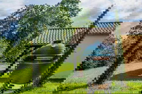 Foto 11 - Spacious Villa With Large Garden