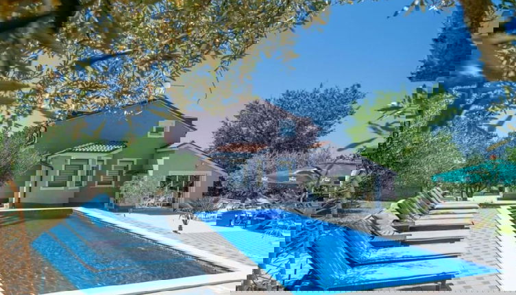 Foto 1 - Sunshine Comfortable Holiday Residence