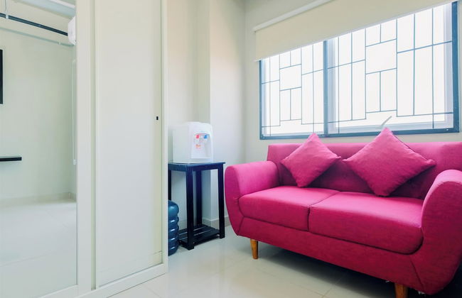 Homey And Restful Studio Royal Sentul Park Apartment - Foto 15