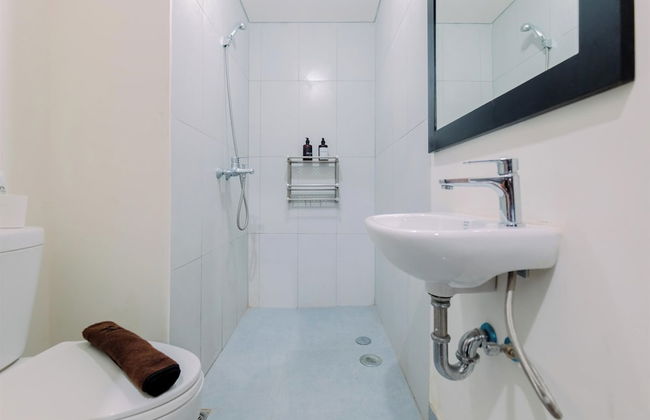 Homey And Restful Studio Royal Sentul Park Apartment - Foto 9