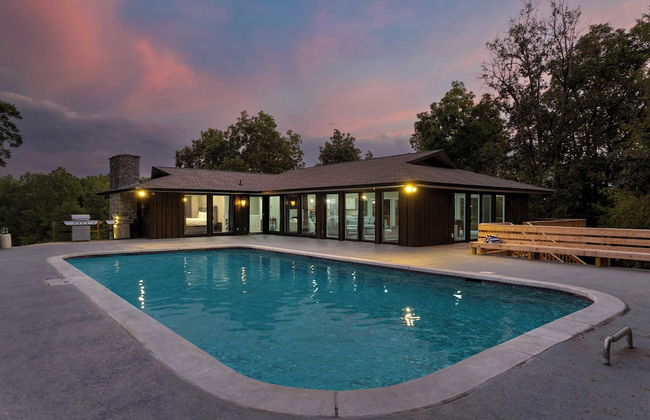 Amber Refresh by Avantstay Pool and Hot Tub - Photo 34