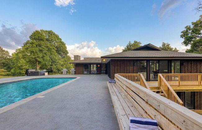 Amber Refresh by Avantstay Pool and Hot Tub - Photo 31