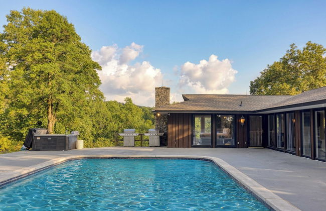 Amber Refresh by Avantstay Pool and Hot Tub - Photo 40