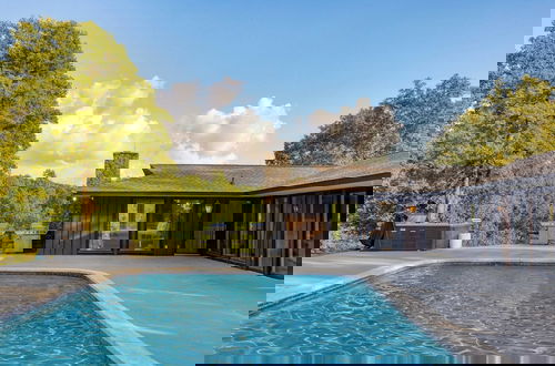Foto 1 - Amber Refresh by Avantstay Pool and Hot Tub
