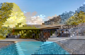 Foto 1 - Amber Refresh by Avantstay Pool and Hot Tub