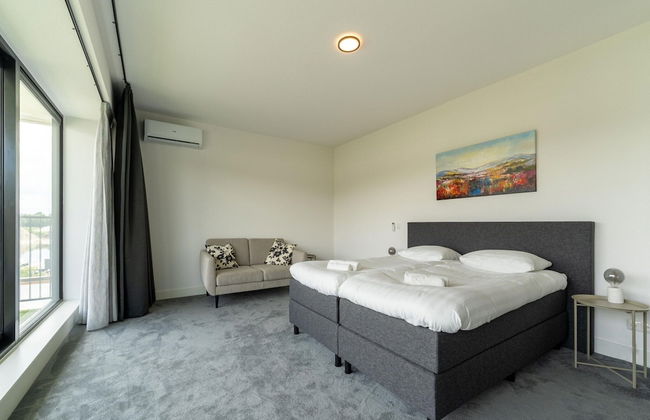 16p Spacious Villa on the Water in Zeewolde - Foto 2