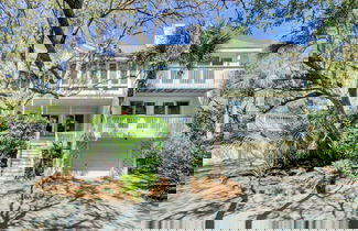 Photo 2 - 12 Dunecrest Lane by Avantstay 2 Mins to Beach w/ Pool & BBQ