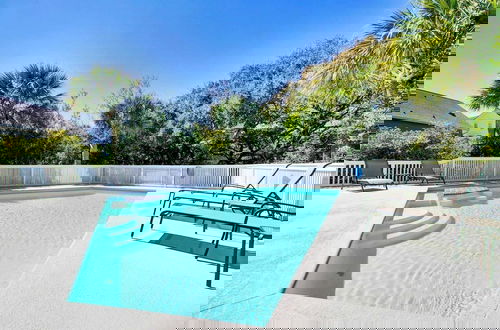 Photo 1 - 12 Dunecrest Lane by Avantstay 2 Mins to Beach w/ Pool & BBQ