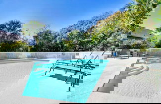 Photo 1 - 12 Dunecrest Lane by Avantstay 2 Mins to Beach w/ Pool & BBQ