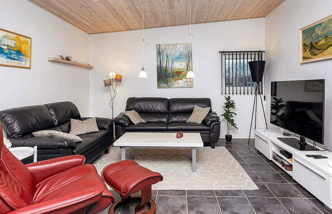 4 Star Holiday Home in Thyholm - Foto 10