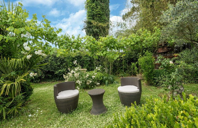 Majestic Holiday Home in Laroque With hot tub - Foto 27