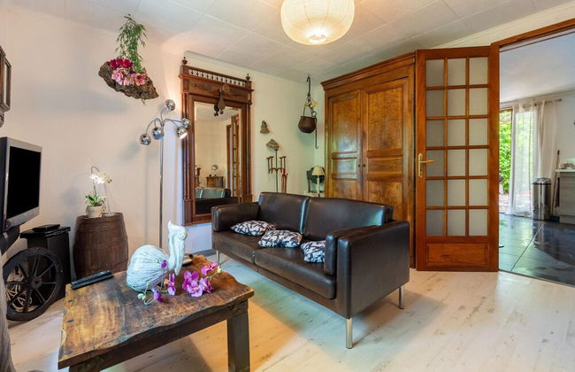 Majestic Holiday Home in Laroque With hot tub - Foto 15