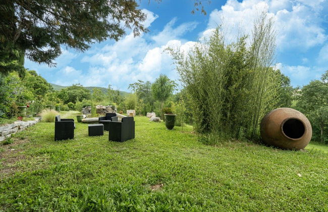 Majestic Holiday Home in Laroque With hot tub - Foto 26