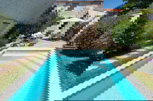 Foto 1 - Villa Petit Sergent With Pool, Cinema