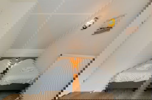 Foto 3 - Holiday Home Near the Beach
