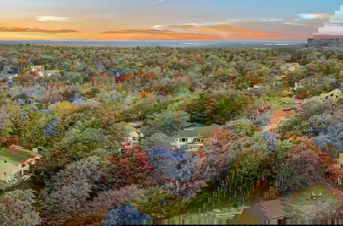 Foto 54 - Emerald Bluff by Avantstay Lake Views, Deck, Fire Pit, Game Room
