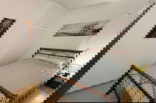 Photo 5 - Charming Kallithea 1Bd Urban Retreat Apt