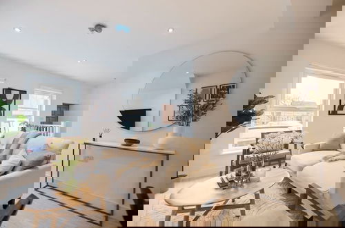 Foto 1 - The Kingswood Place - Modern 2bdr With Terrace