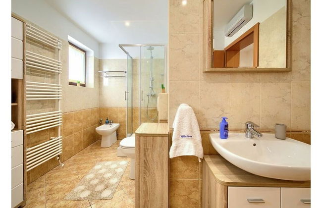 Villa Tara With a Beautiful Heated Pool - Photo 7