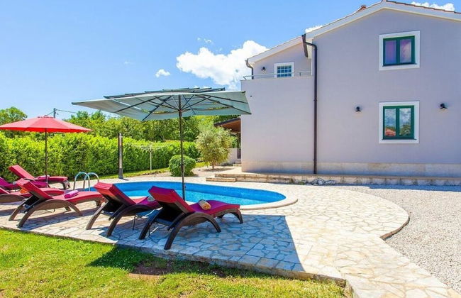 Villa Tara With a Beautiful Heated Pool - Photo 32
