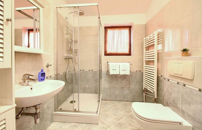 Villa Tara With a Beautiful Heated Pool - Photo 10